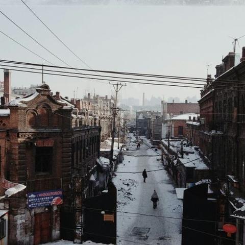 哈尔滨现在下雪了吗（哈尔滨现在下雪了吗多少度）